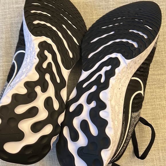 Nike React Infinity Run Flyknit - Picture 10 of 16